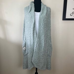 Demdaco Giving Collection Wrap with Pockets, Sage Color, Handmade, Preowned